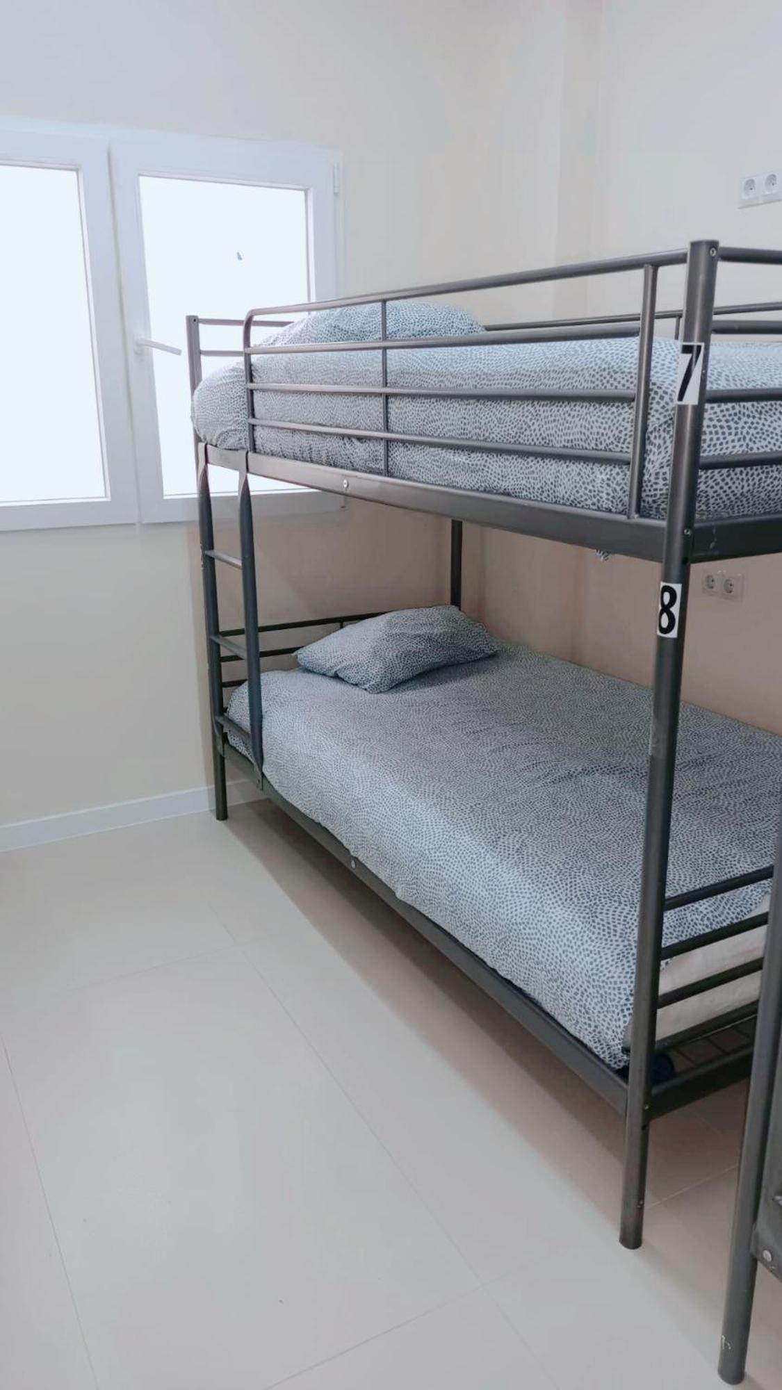 Hostel Las Rosas มาดริด ภายนอก รูปภาพ