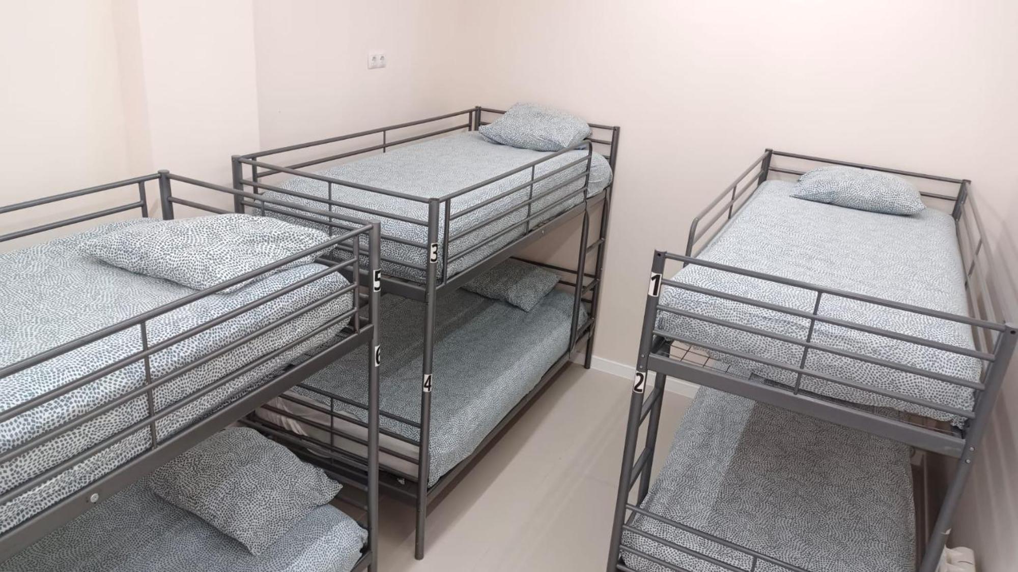 Hostel Las Rosas มาดริด ภายนอก รูปภาพ